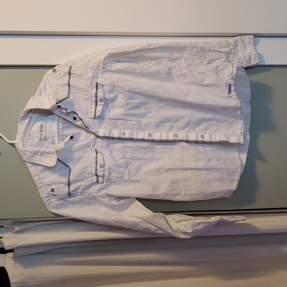 Guess button down
